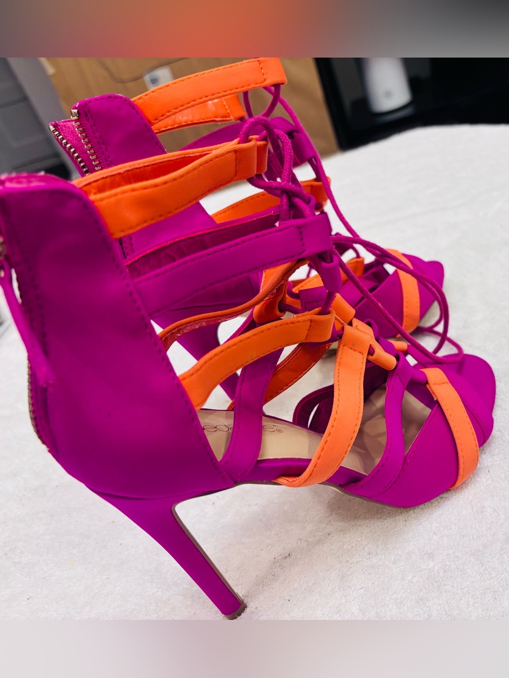 Almost Brand New Heels By ShoeDazzle - Size 7.5 - heel 4 1/2 inches - Box 24
